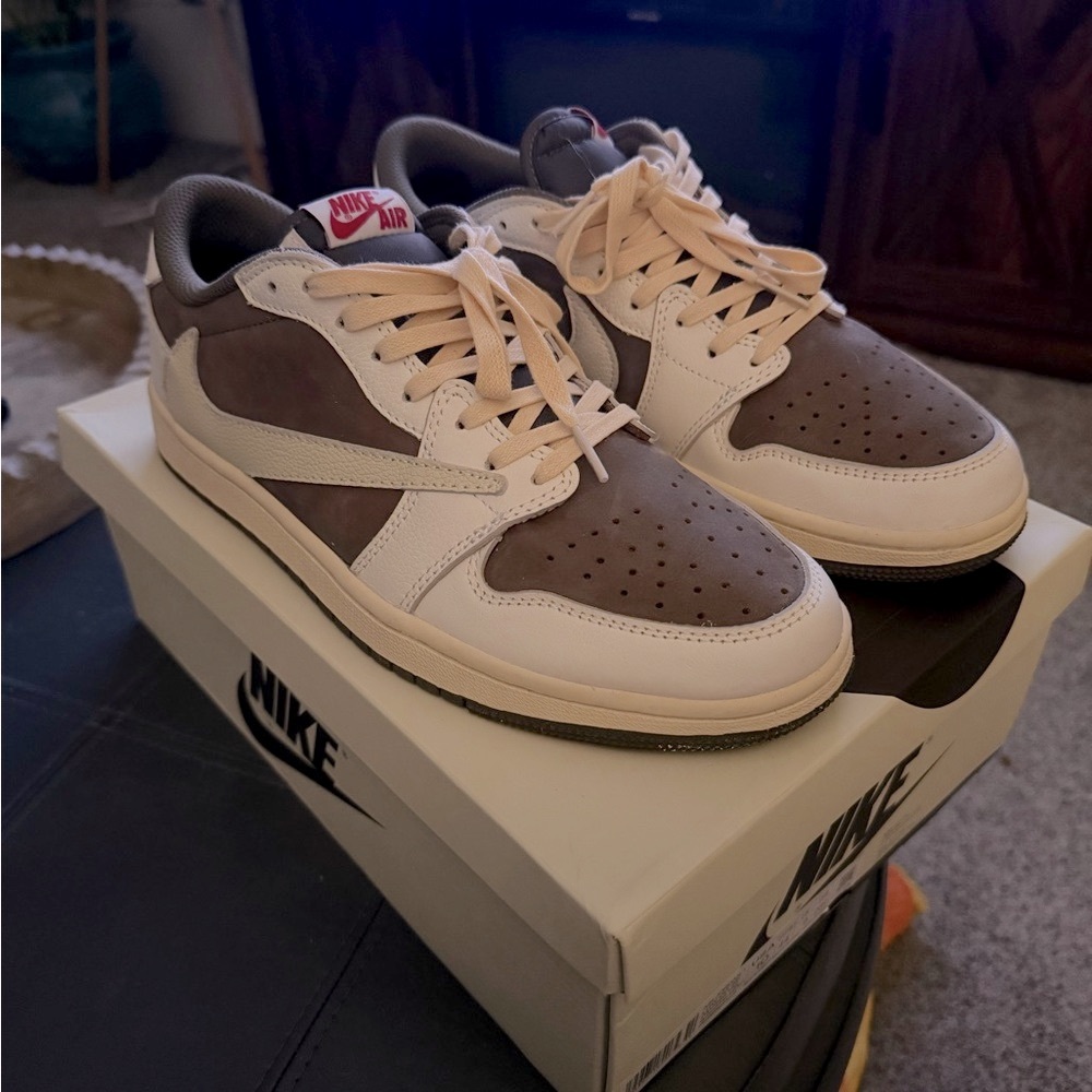 Nike Travis Scott Jordan Low 1 - Size 10